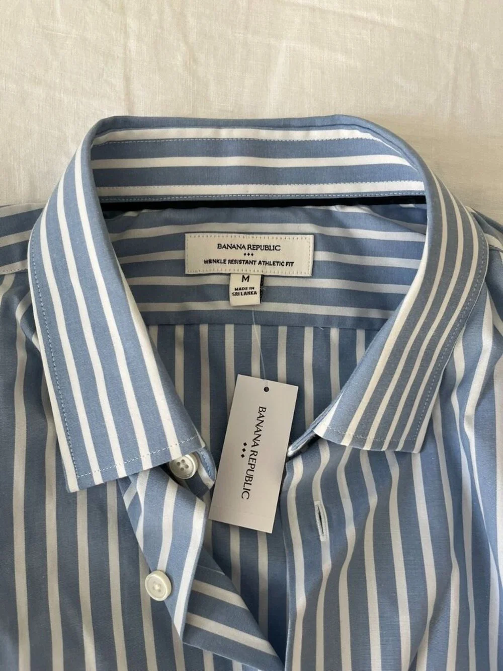 Banana Republic Men's Button-Down in Blue Stripe